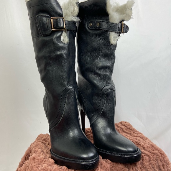 Black Burberry boots - Picture 1 of 6